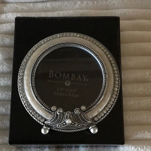 NIB Bombay Vintage Round Silver Rhinestone Picture Frame 3.5 inches x 3.5 inches - Picture 8 of 8